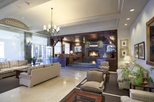 Pub/Lounge, Parador de Las Canadas del Teide in Tenerife