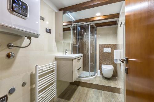 Reval Luxury Stone house apartments****, Split (photo 10)