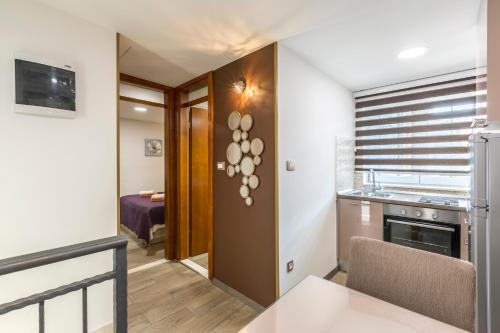 Reval Luxury Stone house apartments****, Split (photo 3)