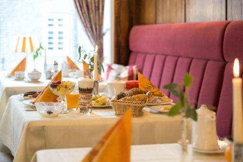 อาหารและเครื่องดื่ม, Hotel Starke in ไบรลอน