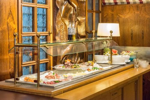 อาหารและเครื่องดื่ม, Hotel Starke in ไบรลอน