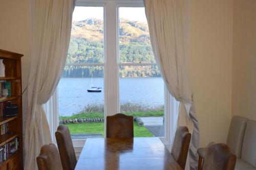 ทัศนียภาพ, Beach House - Carrick Castle in อีทกิลบริด