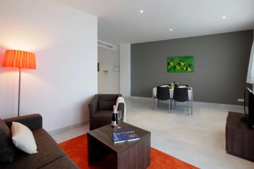 Fisa Rentals Les Corts Apartments - image 6