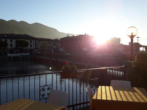 Manzara, Hotel Stazione sul lago di Iseo in Paratico