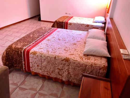 2 queen beds