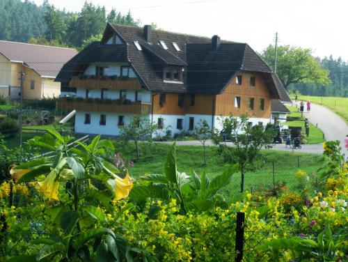Ferienbauernhof-Holops - Hotel - Sankt Georgen im Schwarzwald