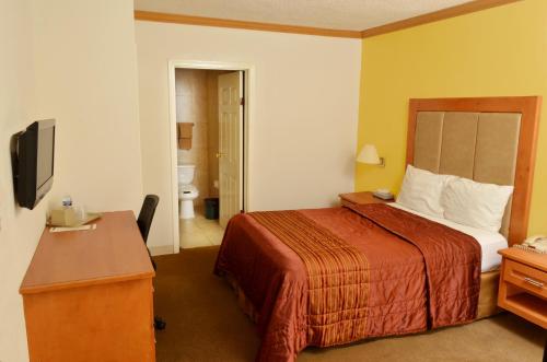Hotel Villa del Sol Hotel Villa del Sol is perfectly located for both business and leisure guests in Ciudad Juarez. The hotel has everything you need for a comfortable stay. All the necessary facilities, including airpor