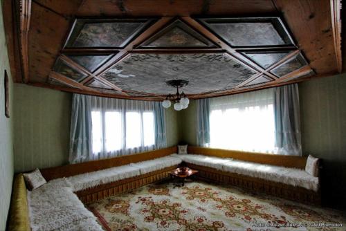 Bujtina Zhaveli in Dakovica
