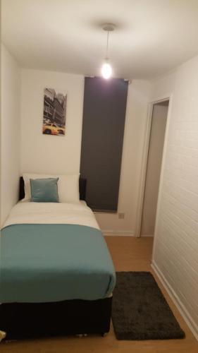 Vetrelax Basildon Executive House - image 3