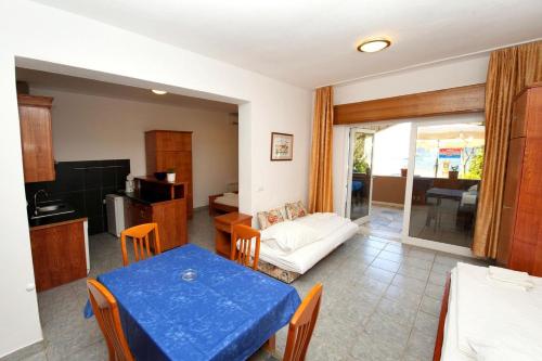 Apartments and rooms by the sea Slatine Ciovo - 1139 - image 12