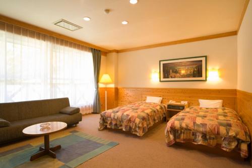 2 twin beds, 2 sofa beds
