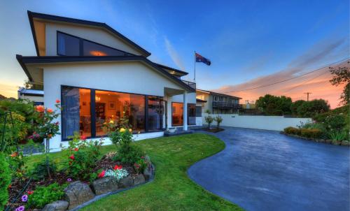 Birchwood, Devonport self-contained self catering accommodation