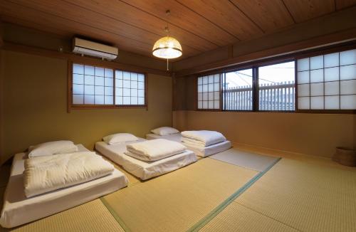 Japanese-Style Room B image 4