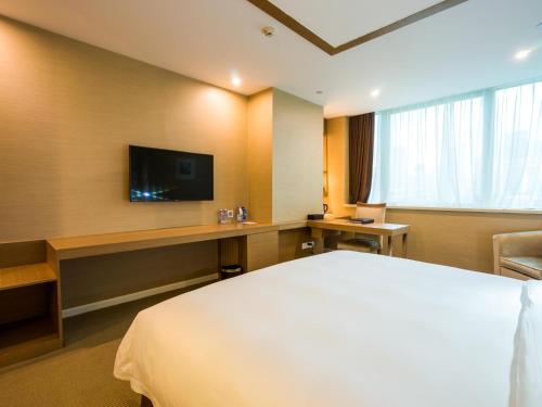 121824570 China Mayors Plaza - Free shuttle between hotel and Exhibition Center & Exhibitor registration Counter during Canton Fair