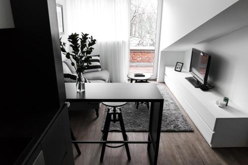 Host Lovers Apartments