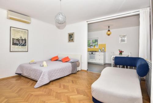  Apartments Mare in Brela