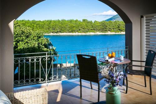  Unique Kefalonia Port Suite in Fiskardo