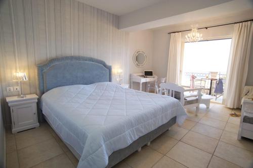 Almyra Hotel - image 3