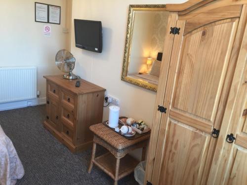 Double Room with Sea View image 7