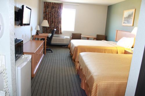 2 queen beds