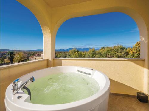  One-Bedroom Apartment in Malinska, Ferienwohnung in Malinska