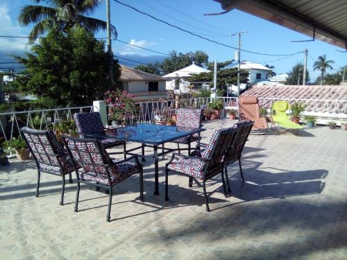 Terraza/balcón, The Red Hut Inn in Belice