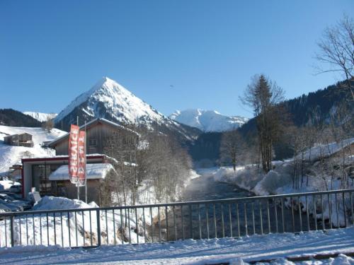 Das Schiff in den Bergen - image 2