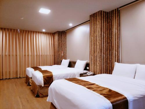 Classic Quadruple Room room in AACEHOTEL