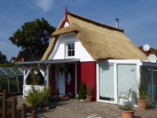 B&B Schwaan - Quaint Holiday Home in Schwaan near the Lake - Bed and Breakfast Schwaan