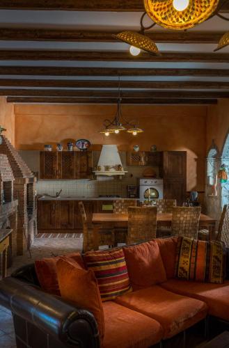 Közös társalgó / TV, La Perla Nera B&B in Nissoria