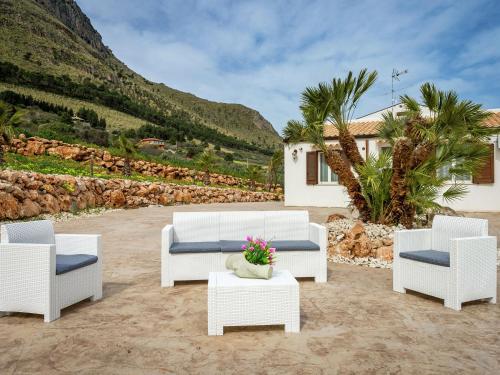 Fabulous Holiday Home in Castellammare del Golfo near Beach - image 8