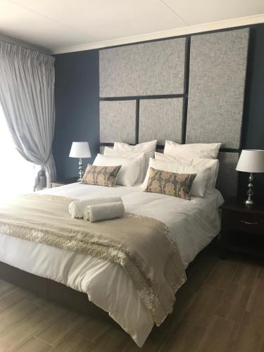 1 double bed, 1 twin bed