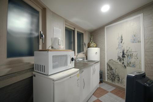 Family Hotel BNB - image 3