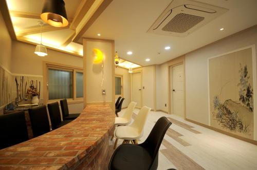 Family Hotel BNB - image 2