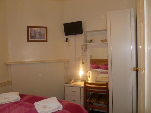 Guilford House Hotel - image 11