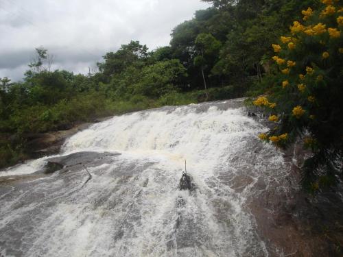 SUITE - CIDADE das CACHOEIRAS in Santa Rita De Žakutinga
