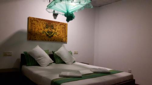 Deluxe Double Room image 2
