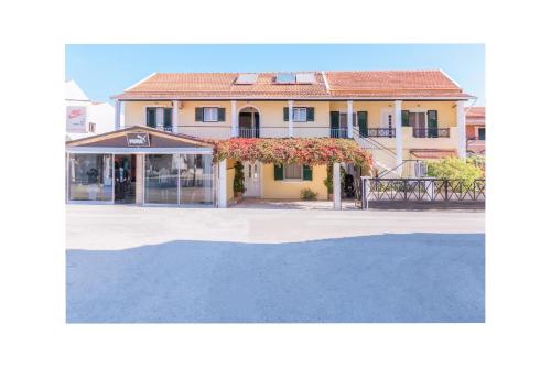  Elisavet Apts in Kavos