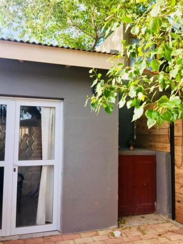 Exterior view, El Tamarisco in Puerto Piramides