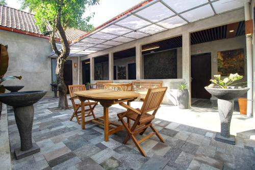 Watu Agung Guest House