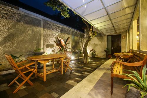 ทางเข้า, Watu Agung Guest House in มาเกรัง