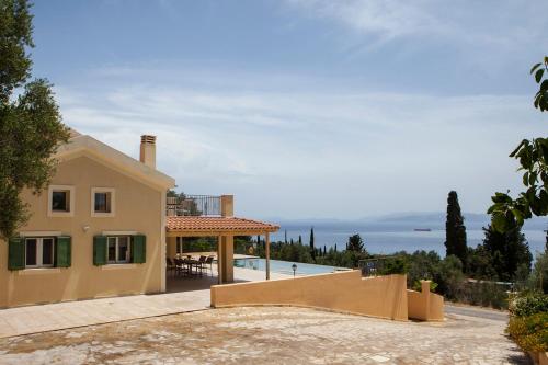  Kristola in Trapezaki