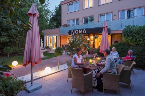 花园, Hotel Nora in 巴德 克洛兹金