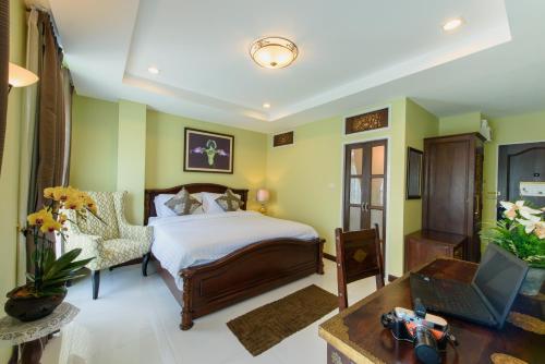 room detail thumbnail 1