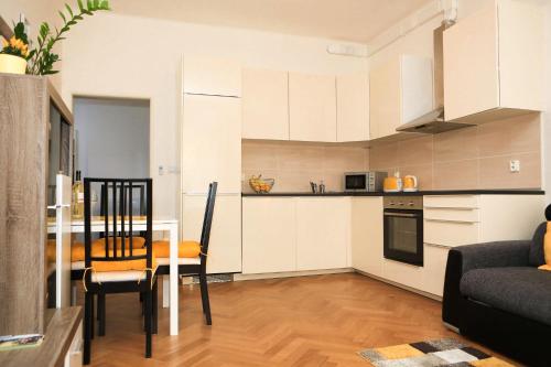 Yellow apartment Flora, Praga (zdjęcie 4)