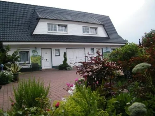 Ferienhaus mit Seeblick in Baabe, Deutschland