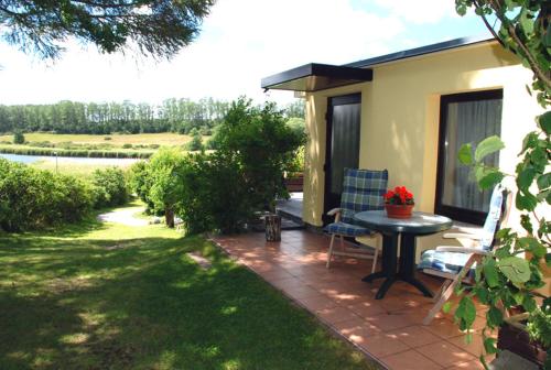 Entrance, Ferienappartements unterm Reetdach in Altensien