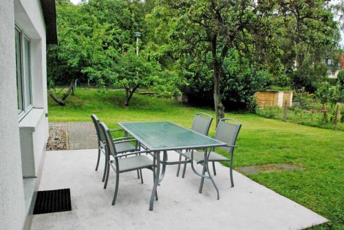 Ferienbungalow mit gro_em Garten i