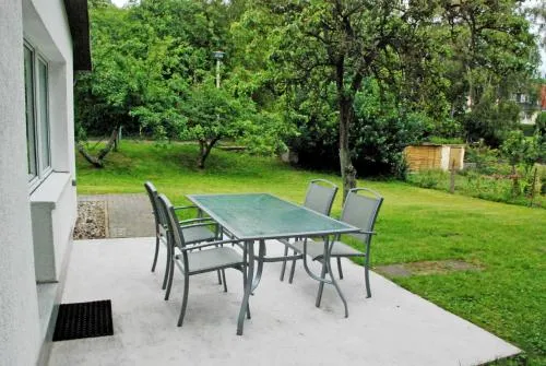 Ferienbungalow mit großem Garten im Ostseebad Göhren in Middelhagen, Deutschland