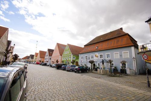 Viesnīcas āriene, Pension "Zum Raubritter" in Langquaid